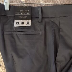 Banana Republic Core Temp Chino in Black